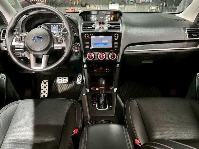 XT 定速/換檔撥片/感應雨刷/倒車顯影/免KEY/恆溫空調/電動座椅/感應頭燈/電動尾門/主動轉向頭燈  第5張相片