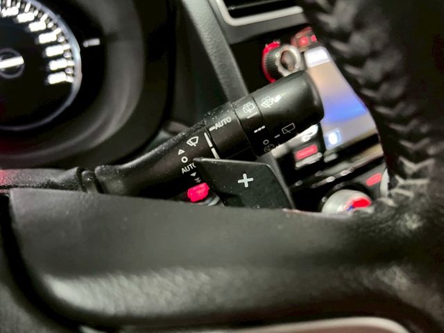 XT 定速/換檔撥片/感應雨刷/倒車顯影/免KEY/恆溫空調/電動座椅/感應頭燈/電動尾門/主動轉向頭燈  第11張相片