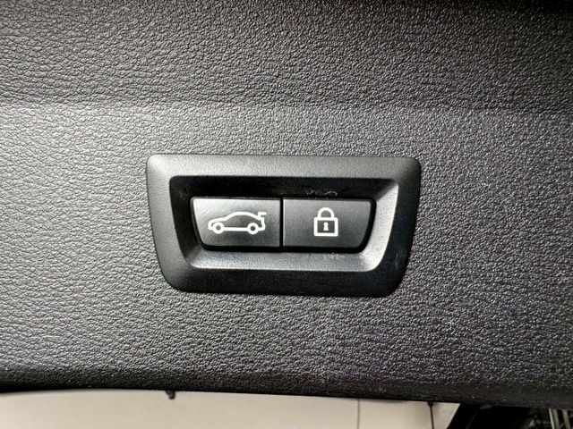 sDrive20i領航版 定速/感應雨刷/換檔撥片/免KEY/倒車顯影/抬顯/電動座椅/恆溫空調/感應頭燈/電動尾門  第4張相片