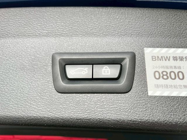 sDrive18i 定速/感應雨刷/倒車顯影/免KEY/恆溫空調/電動座椅/感應頭燈/電動尾門/抬頭顯示器  第4張相片