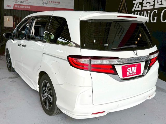 Odyssey 2.4 Apex 定速/換檔撥片/360環景/盲點偵測/恆溫空調/電動座椅/感應頭燈/天窗/電動滑門  第2張相片