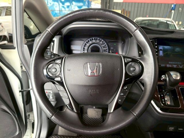 Odyssey 2.4 Apex 定速/換檔撥片/360環景/盲點偵測/恆溫空調/電動座椅/感應頭燈/天窗/電動滑門  第8張相片