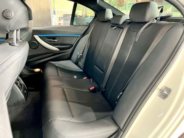 2017 BMW 3-Series Sedan 320i M Sport  第6張相片