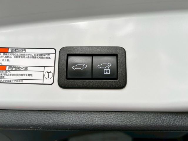 Corolla Cross Hybrid旗艦 恆溫空調/電動座椅/電動尾門/360環景/免KEY/ACC跟車/盲點偵測  第4張相片