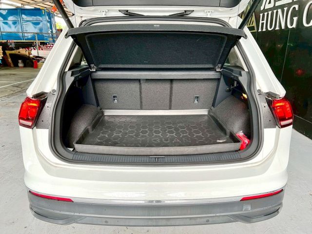 Tiguan 1.5 感應雨刷/換檔撥片/360環景/免KEY/盲點偵測/ACC/電動座椅/電動尾門/感應頭燈/恆溫空調  第3張相片