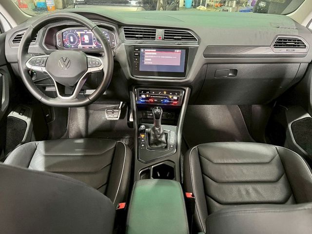Tiguan 1.5 感應雨刷/換檔撥片/360環景/免KEY/盲點偵測/ACC/電動座椅/電動尾門/感應頭燈/恆溫空調  第5張相片