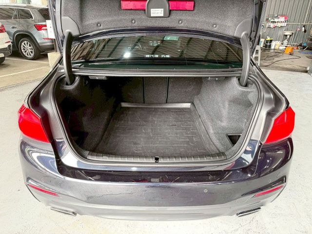 2018 BMW 5-Series Sedan 530i M Sport  第3張相片