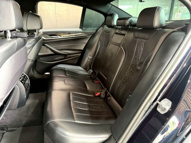 2018 BMW 5-Series Sedan 530i M Sport  第7張相片