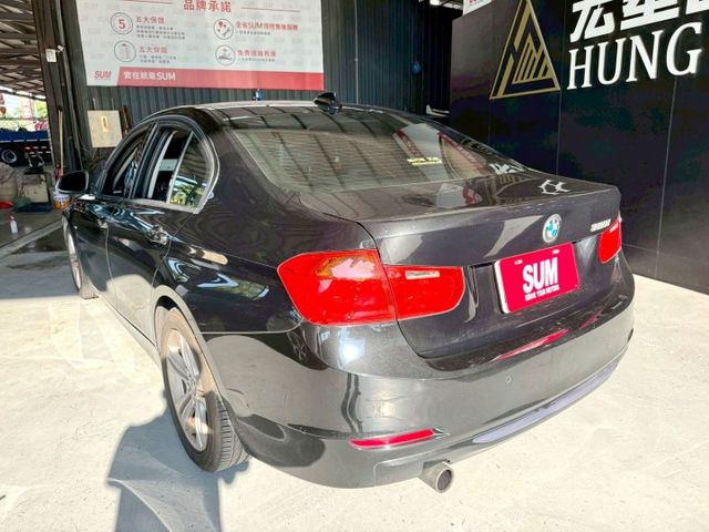 2012 BMW 3-Series Sedan 320i Sport  第2張相片