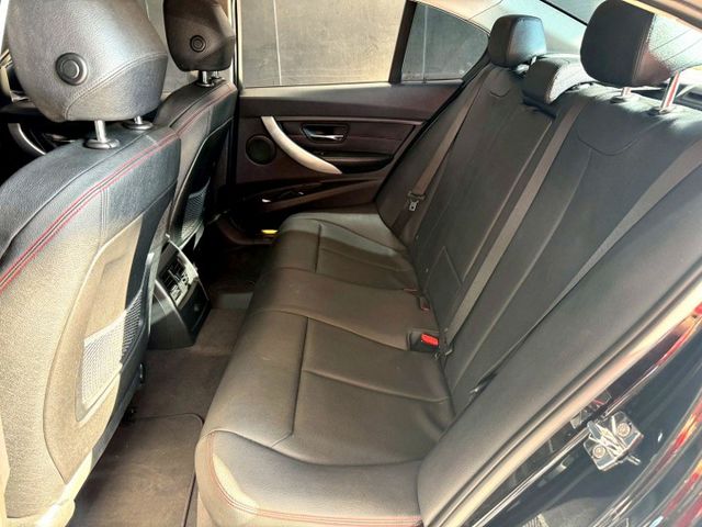 2012 BMW 3-Series Sedan 320i Sport  第6張相片