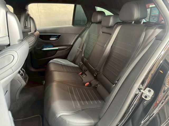 2022 M-Benz C-Class Estate C200運動版  第7張相片