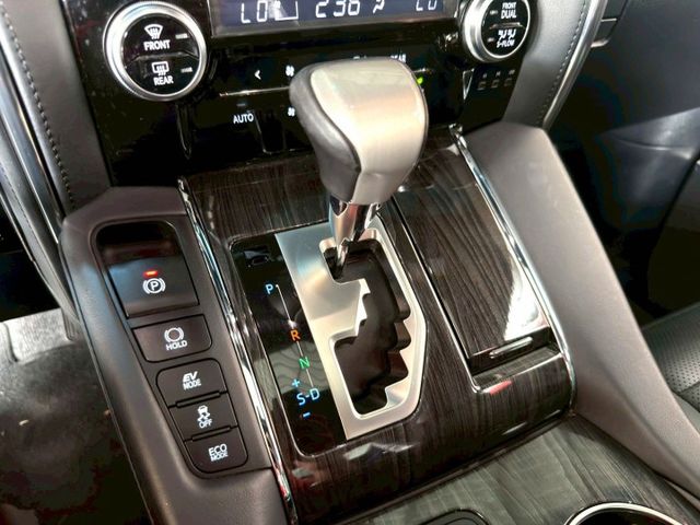 2023 Lexus LM 300h七人座  第15張相片