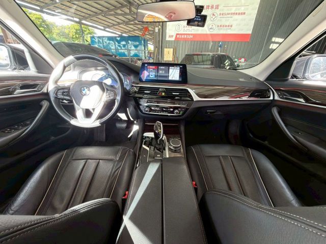2017 BMW 5-Series Sedan 520i Luxury (G30)  第5張相片