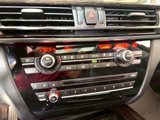 2015 BMW X5 xDrive35i  第14張相片