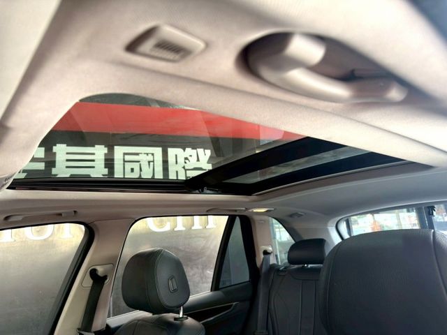 2015 BMW X5 xDrive35i  第15張相片