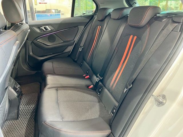 2021 BMW 1-Series 118i Edition Sport  第6張相片