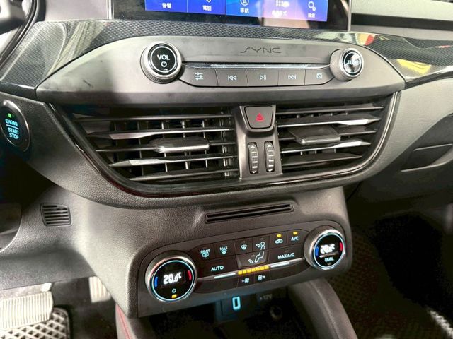 2022 Ford Focus 5D ST-Line Lommel X  第13張相片