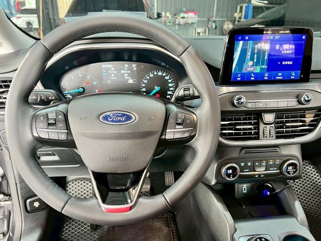 2022 Ford Focus Active EcoBoost 182任性版  第7張相片