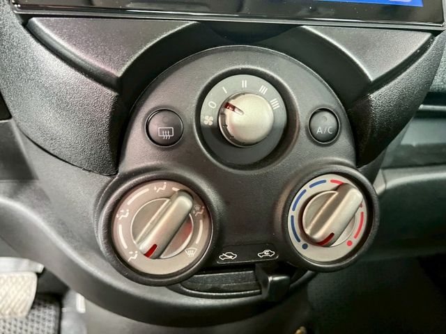 2018 Nissan March 1.5傳奇版  第8張相片
