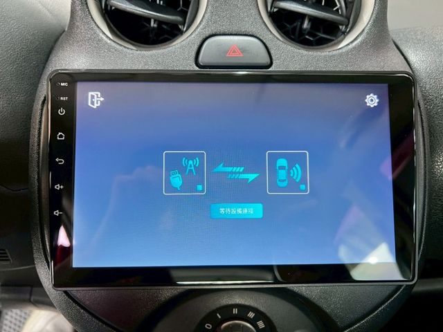2018 Nissan March 1.5傳奇版  第10張相片