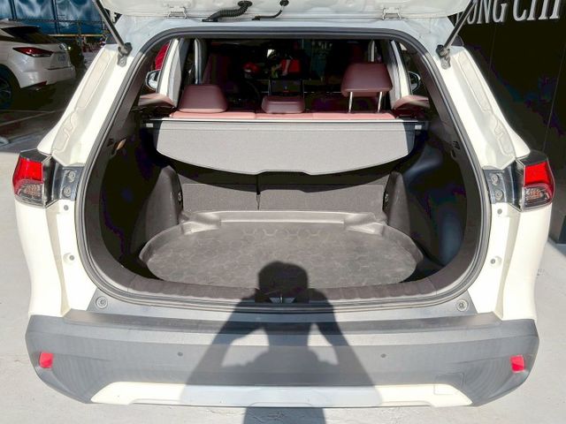 2021 Toyota Corolla Cross 1.8尊爵  第3張相片