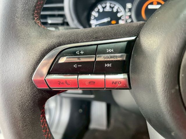 2023 Mazda 3 5D 20S Carbon Edition  第8張相片