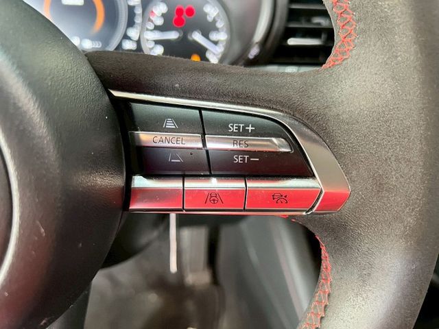 2023 Mazda 3 5D 20S Carbon Edition  第9張相片