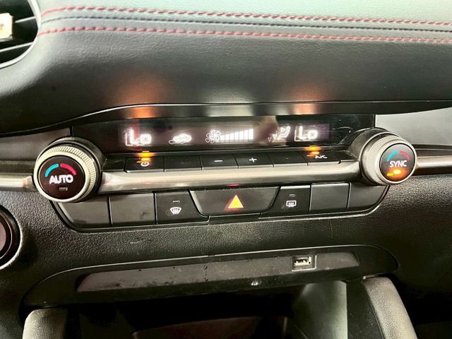 2023 Mazda 3 5D 20S Carbon Edition  第13張相片