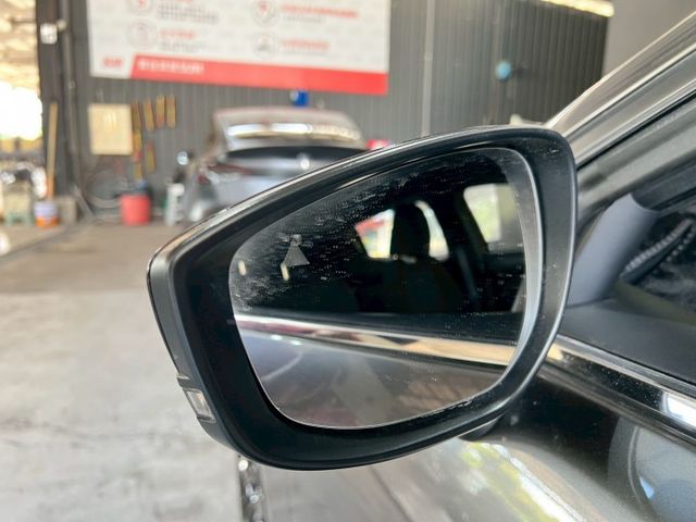 2023 Mazda 3 5D 20S Carbon Edition  第16張相片