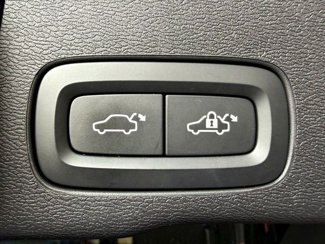 2021 Volvo XC60 B5 R-Design  第4張相片