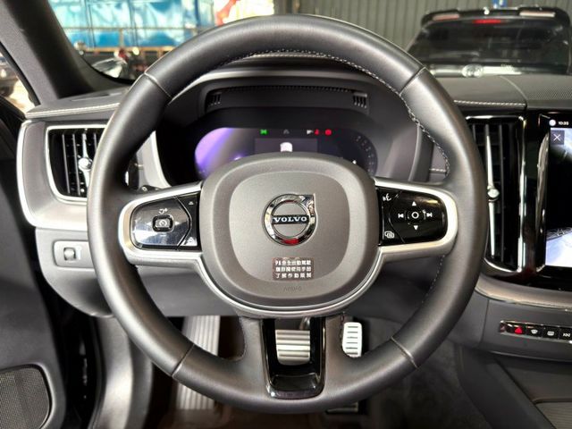 2021 Volvo XC60 B5 R-Design  第8張相片
