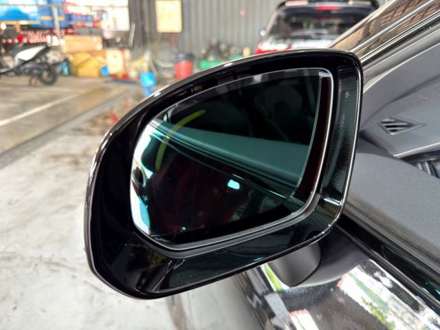 2021 Volvo XC60 B5 R-Design  第18張相片