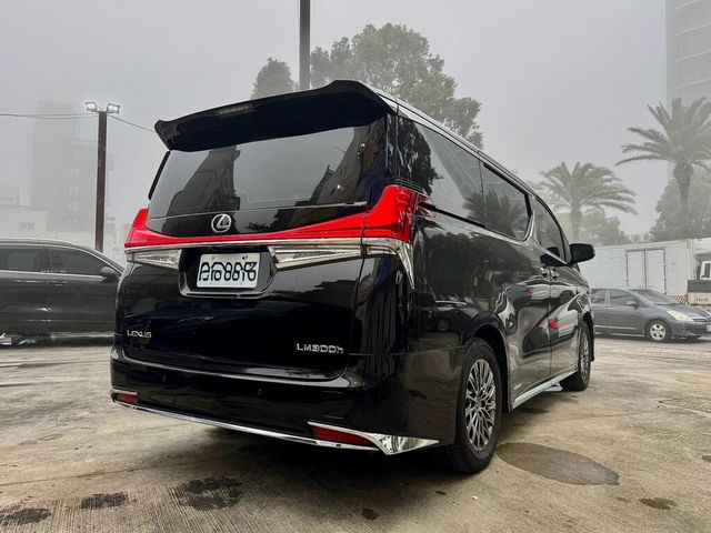 LEXUS凌志 LM300H  第7張相片