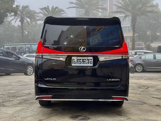 LEXUS凌志 LM300H  第9張相片