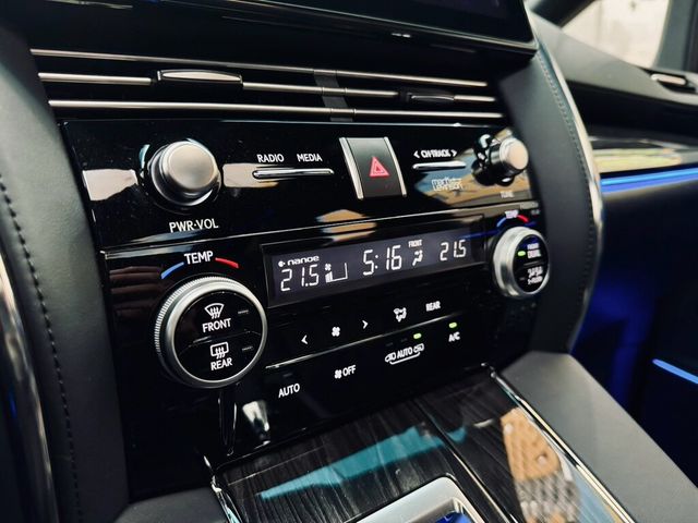 LEXUS凌志 LM300H  第29張相片