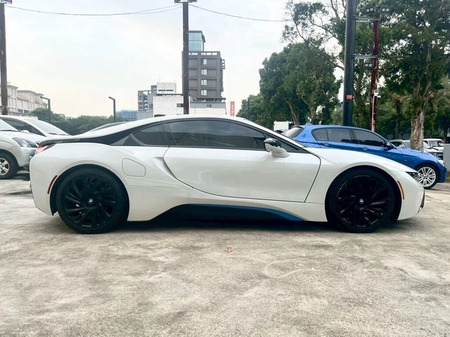 BMW寶馬 I8  第4張相片