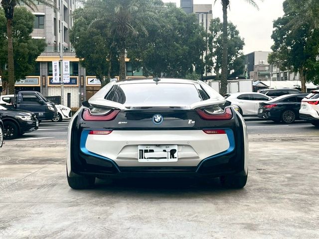 BMW寶馬 I8  第5張相片