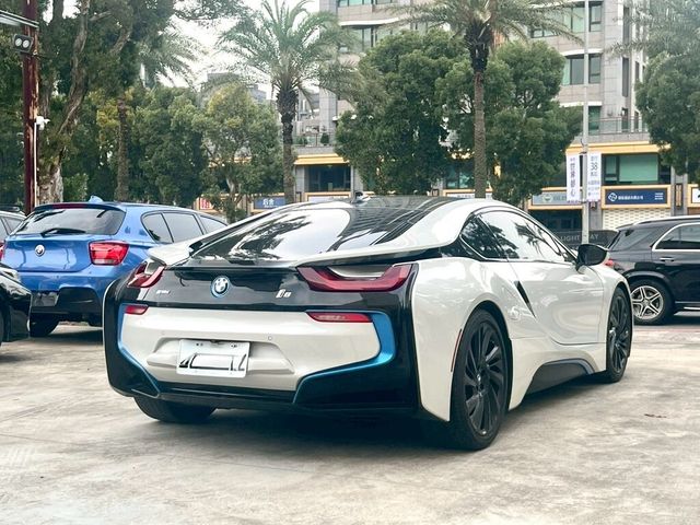 BMW寶馬 I8  第6張相片