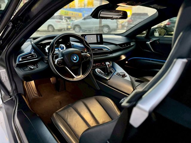 BMW寶馬 I8  第7張相片