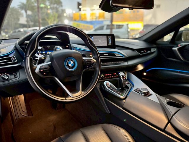 BMW寶馬 I8  第8張相片