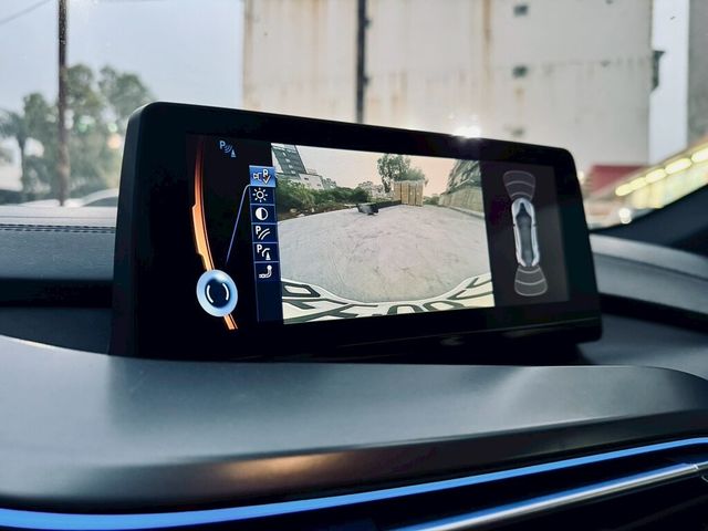 BMW寶馬 I8  第12張相片