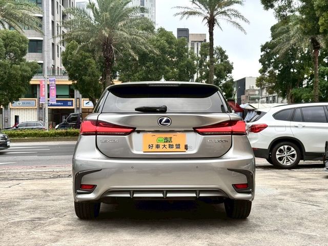 LEXUS凌志 CT200H  第6張相片