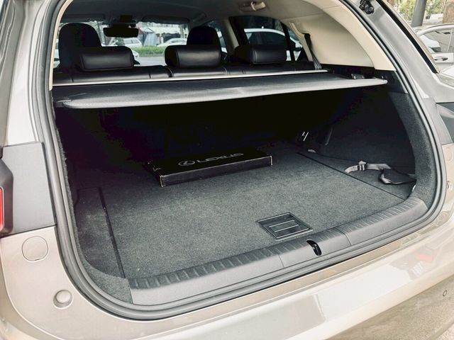 LEXUS凌志 CT200H  第15張相片
