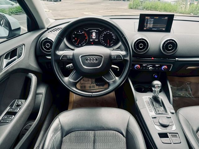 AUDI奧迪 A3 SEDAN  第8張相片