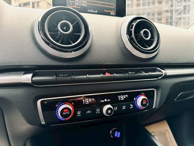 AUDI奧迪 A3 SEDAN  第12張相片