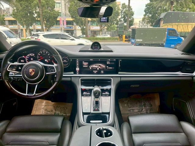 PORSCHE保時捷 PANAMERA  第10張相片