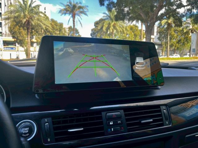 BMW寶馬 320I LCI  第10張相片