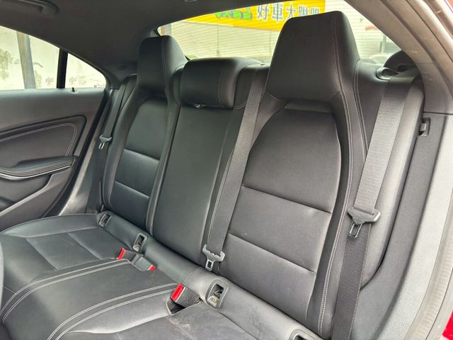 M-BENZ賓士 CLA200  第9張相片