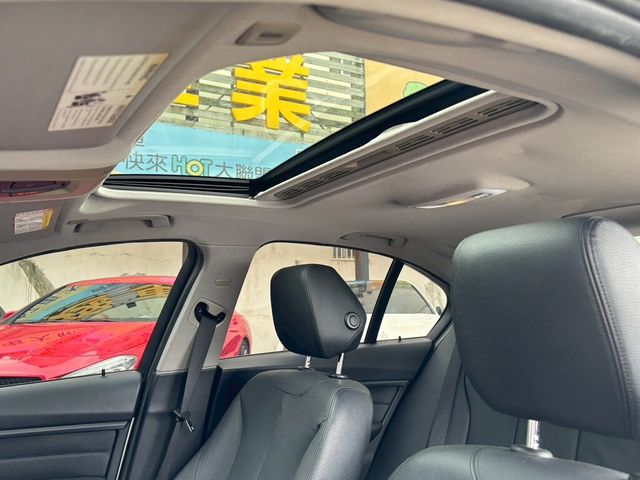 BMW寶馬 328I  第11張相片