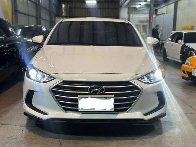 HYUNDAI現代 ELANTRA  第2張相片